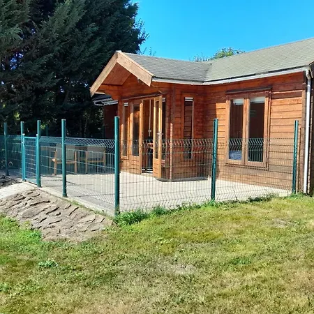 La Colline Nyaraló Chirat-l'Eglise